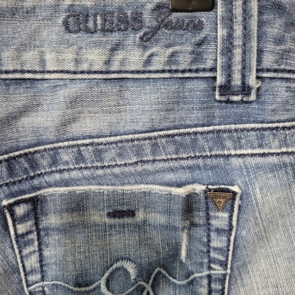 Guess Distressed Denim Shorts Size 28 - Picture 3 of 8